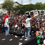 Cak Thoriq bersama Bunda Indah Amperawati Masdar menggelar kampanye akbar .