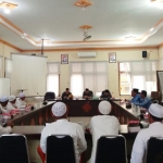 Suasana audiensi antara Front Pembela Islam (FPI) dengan DPRD Bangkalan, Senin (17/2/20).