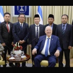 Tujuh Delegasi Muslim Indonesia saat menemui Presiden Israel Reuven Rivlin di kediamannya, Beit HaNassi, Talbiyah, Yerusalem.