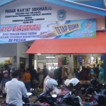 Suasana Pasar Rakyat Sidoharjo setiap malam ramai pengunjung.
