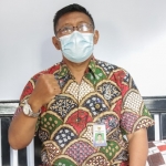 Kepala Kelurahan Banjarmlati, Kecamatan Mojoroto, Nanang Jumari yang berdonor plasma darah konvalesen. foto: ist.