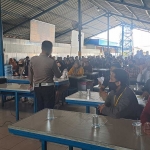 Edukasi yang dilakukan petugas dari Satlantas Polres Pasuruan terharap ribuan karyawan pabrik menjelang Mudik Lebaran 2026.