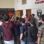 Rilis pers ungkap kasus pencurian HP Iphone. Foto: Ist.