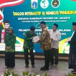 Tampak Wakil Gubernur DKI Jakarta H. Rano Karno dan Prof Dr KH Asep Saifuddin Chalim, MA dalam acara Dialog Interaktif dan Rembug Pendidikan dan pelantikan PW JKSN DKI Jakarta di Balai Kota DKI Jakarta, Kamis (25/9/2025). Foto: bangsaonline