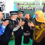 Gubernur Khofifah saat menghadiri Seminar Nasional Himpaudi di Sidoarjo.