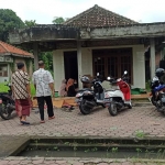 Suasana rumah duka.