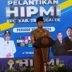 Bupati Trenggalek, Mochamad Nur Arifin, saat memberi sambutan dalam acara pelantikan pengurus HIPMI Trenggalek.