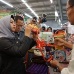 Sidak Kebutuhan Bahan Pangan,  Ning Ita Nyatakan Kota Mojokerto Aman.