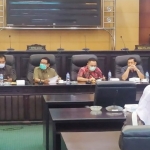 Suasana hearing DPRD Jombang dengan BUMD.