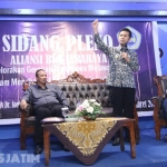 Wagub Jatim, Emil Dardak berbicara dalam sidang pleno Aliansi BEM Surabaya di kampus Unitomo, Surabaya. foto: ist