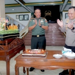 Kapolrestabes Surabaya saat memberikan surprise ke Markas Korem 084/BJ, Kamis (5/10/2023).