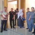 Komisi C DPRD Ponorogo saat melakukan sidak bangunan sentra industri batik, reyog, dan gamelan.