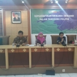 Dialog bertema Kepemimpinan Srikandi-Srikandi dalam Panggung Politik di Gedung A FISIP Unair.