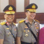 Brigjen Pol Widodo Eko Prihastopo dan Brigjen Pol M Iqbal usai sertijab. foto: ANA/ BANGSAONLINE