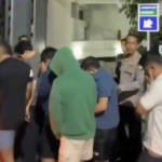 Penggerebekan pesta gay di Surabaya.
