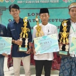 Para juara lomba baca kitab kuning (fathul qorib) yang digelar mahasiswa Fakultas Keislaman Dzikr N Fikr Universitas Trunojoyo Madura (UTM).