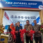 Peresmian TMI atau Toko Mandiri Indogrosir Difabel Shop di Jalan Mandor Hasan, Bambu Apus, Jakarta Timur.