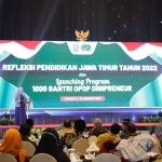 Gubernur Khofifah saat memberi sambutan dalam launching program 1.000 Santri OPOP Digipreneur.