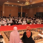 Pemkot Pasuruan melalui Bagian Administrasi Kesejahteraan Rakyat Kota Pasuruan menggelar Khotmil Quran bertemakan “Dengan Berkah Alquran Kota Pasuruan Menjadi Kota Madinah Maju Ekonominya, Indah Kotanya, Harmoni Warganya" di Gedung Gradhika Bhakti Praja Kota Pasuruan, Selasa (25/5/2021) malam.