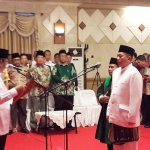 Bupati  Gresik, Sambari Halim Radianto ketika melantik Andhy Hendro Wijaya sebagai Sekda, 9 Januari 2019. foto: SYUHUD/ BANGSAONLINE