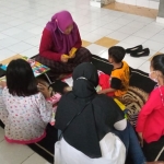 Anak-anak saat mengikuti trauma healing. (foto: ist)