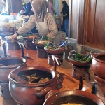 Pilihan beragam menu di Klothok Lawu Sarangan. Foto: ANTON/HB