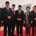 Para anggota Wantimpres yang dilantik Presiden Jokowi di Istana Negara Jakarta. foto: Antara