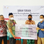 Serah terima program peningkatan pertanian Desa Karangdowo, Kecamatan Sumberrejo, Kabupaten Bojonegoro, dengan peningkatan pompanisasi irigasi pertanian.