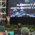 Asintel Kasdivif 2 Kostrad Letkol Inf Erwin A. T. Wiyono A. saat membuka kegiatan.