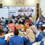 Seminar Nasional dengan Tema "Penguatan Etik Dalam Penyelenggaraan Pemilihan Bupati dan Wakil Bupati Serentak 2020" di Aula Universitas Muhammadiyah Jember, beberapa waktu yang lalu. Acara ini juga dihadiri KPU Kabupaten Mojokerto.