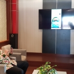 Wali Kota Probolinggo Habib Hadi saat melakukan video call dengan pasien positif Corona yang dirawat di RSUD dr. Mohammad Saleh.