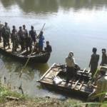 GAGAL. Satpol PP Bojonegoro kembali menggelar razia penambang pasir ilegal di Sungai Bengawan Solo. Tetapi Satpol gagal mengeksekusi mesin beserta pelaku. Foto: Eky Nurhadi/BANGSAONLINE