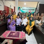 FKKW Sidoarjo bersama Cabup Mas Iin saat deklarasi dukungan ke SAE, Rabu (20/11/2024). foto ist 