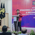 Pelaksana Tugas (Plt) Direktur Jenderal Imigrasi, Widodo Ekatjahjana, saat memberikan sambutan.