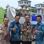 Wagub Jatim Syaifullah Yusuf didampingi Bupati-Wabup Sambari-Qosim dan Ketua DPRD Abdul Hamid saat pembukaan pameran akbar mega industri. foto: SYUHUD/  BANGSAONLINE