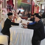 Nikah massal gratis di Situbondo.