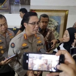 Kabid Humas Polda Jatim saat memberi keterangan ke awak media terkait kerusuhan yang terjadi pada akhir Agustus 2025.
