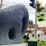 Monumen gajah mungkur yang lucu di Gresik.