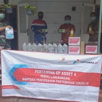 Penyerahan bantuan dari Pertamina EP Asset 4 Sukowati Field kepada Gugus Tugas Percepatan Penanganan Covid-19 Kabupaten Tuban, Jum