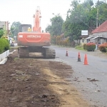 Proyek pelebaran jalan Gondanglegi - Balekambang.