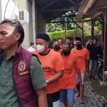 Para tersangka saat digelandang di Mapolres Pamekasan