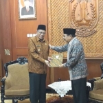 Gubernur Jatim Dr. H. Soekarwo menunjuk Wakil Bupati Nganjuk Drs. KH. Abdul Wachid Badrus, M.Pdi sebagai Pelaksana Tugas/Plt Bupati Nganjuk. 