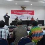 Ketua Bidang Pendidikan PWI Pusat, Marah Sakti Siregar saat memberikan sambutan dan pengarahan kepada peserta UKW. foto: suwandi/BANGSAONLINE