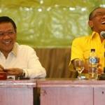 Agung Laksono dan Aburizal Bakrie. foto: jpnn
