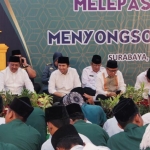 Wagub Jatim Emil Dardak saat menghadiri acara Dzikir dan Doa Bersama 1.500 anak yatim piatu dalam rangka melepas tahun 2019 dan menyongsong tahun 2020 di gedung Negara Grahadi, Surabaya, Selasa (31/12). foto: ist.