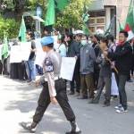 Massa HMI saat melakukan aksi demo di depan Polres Ponorogo. foto: BANGSAONLINE