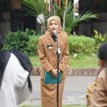 Wali Kota Kediri Vinanda Prameswati saat memberi arahan dalam apel pagi. Foto: Ist.