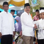 Mantan Dirut PDAM Muhammad, SE dalam acara buka bersama dengan Ketua PKB Gresik Moh. Qosim, beberapa waktu lalu.