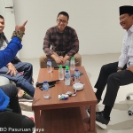 Bupati Pasuruan Irsyad Yusuf (kanan) saat mengecek gedung baru kantor bupati.