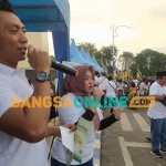 PT PLN UP3 Pamekasan saat menggelar acara di Alun-Alun Trunojoyo, Sampang. Foto: MUTAMMIM/BANGSAONLINE
